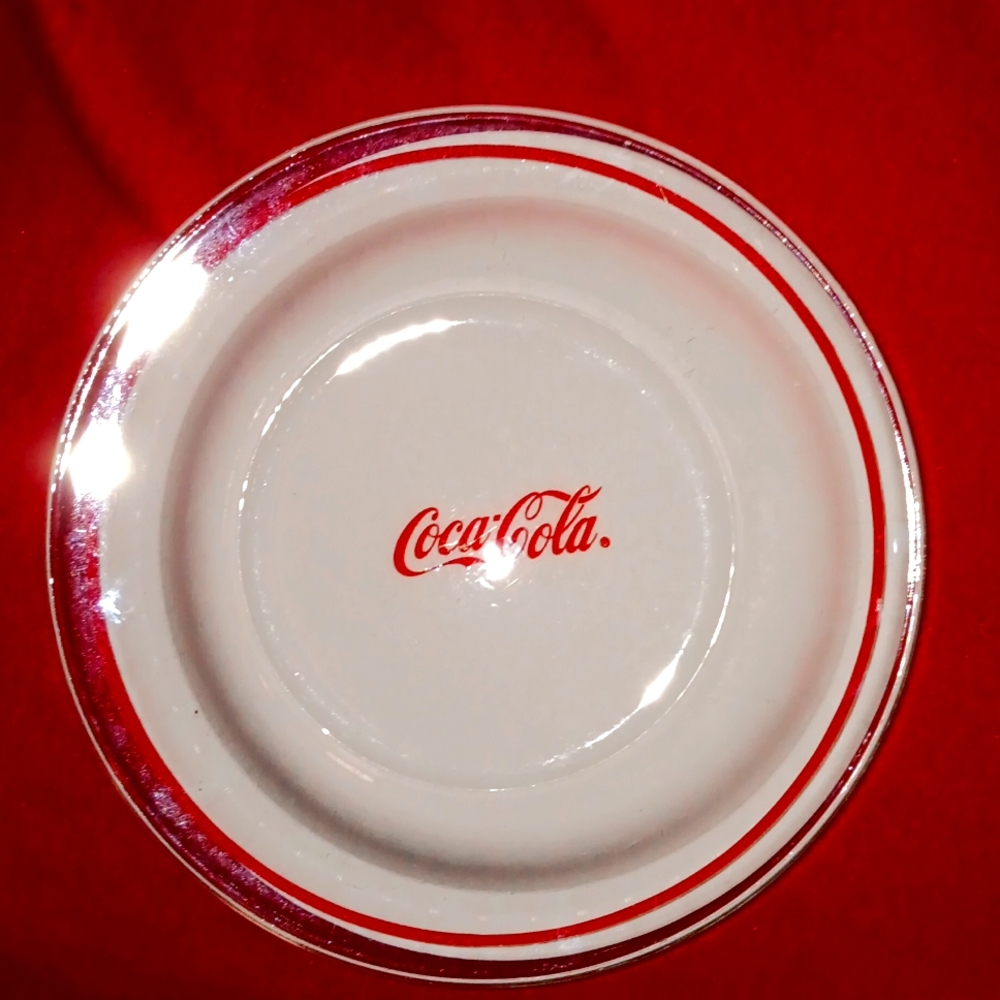 Coca Cola 10 inch clear glass, with red detail dinner plate